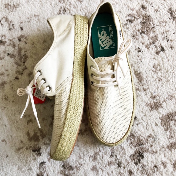 Vans Shoes - NWT Vans. Size 8